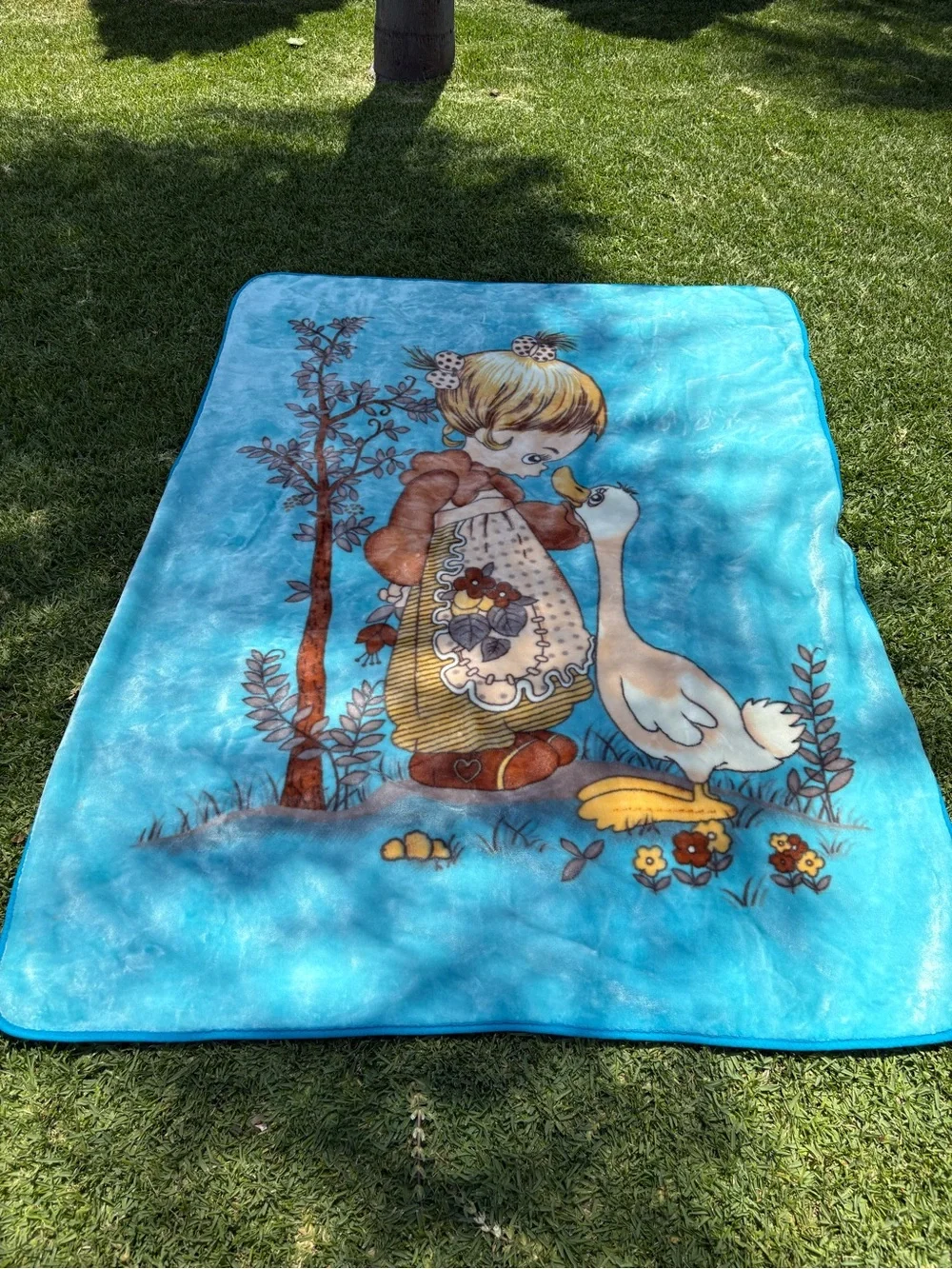 Vintage Korean Mink Blanket Baby Blue Little Girl w/ Duck 82 x 61 EUC Precious